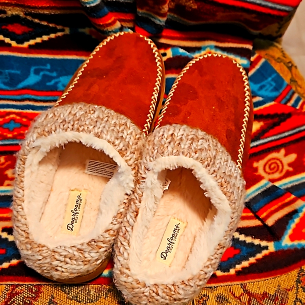 New large women's Dearfoams Slippers